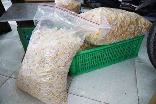 bao cao su giả và gel bôi trơn hóa chất ảnh 1 bao cao su gia va gel boi tron hoa chat anh 1