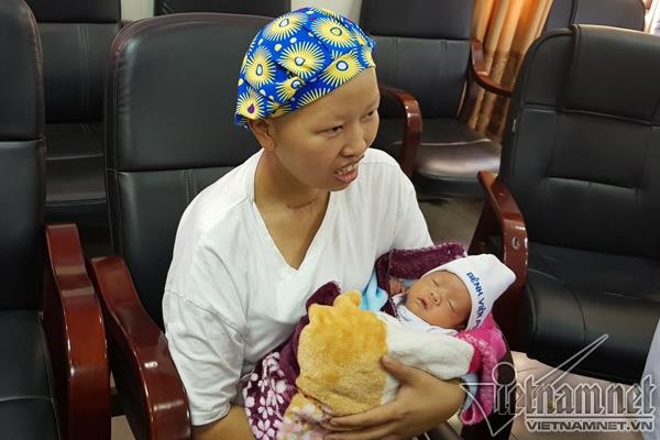 Be Binh An duoc xuat vien anh 1