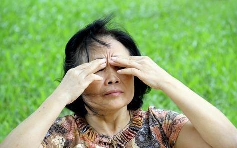 Nguoi phu nu suyt chet vi phinh mach mau nao khong lo hinh anh