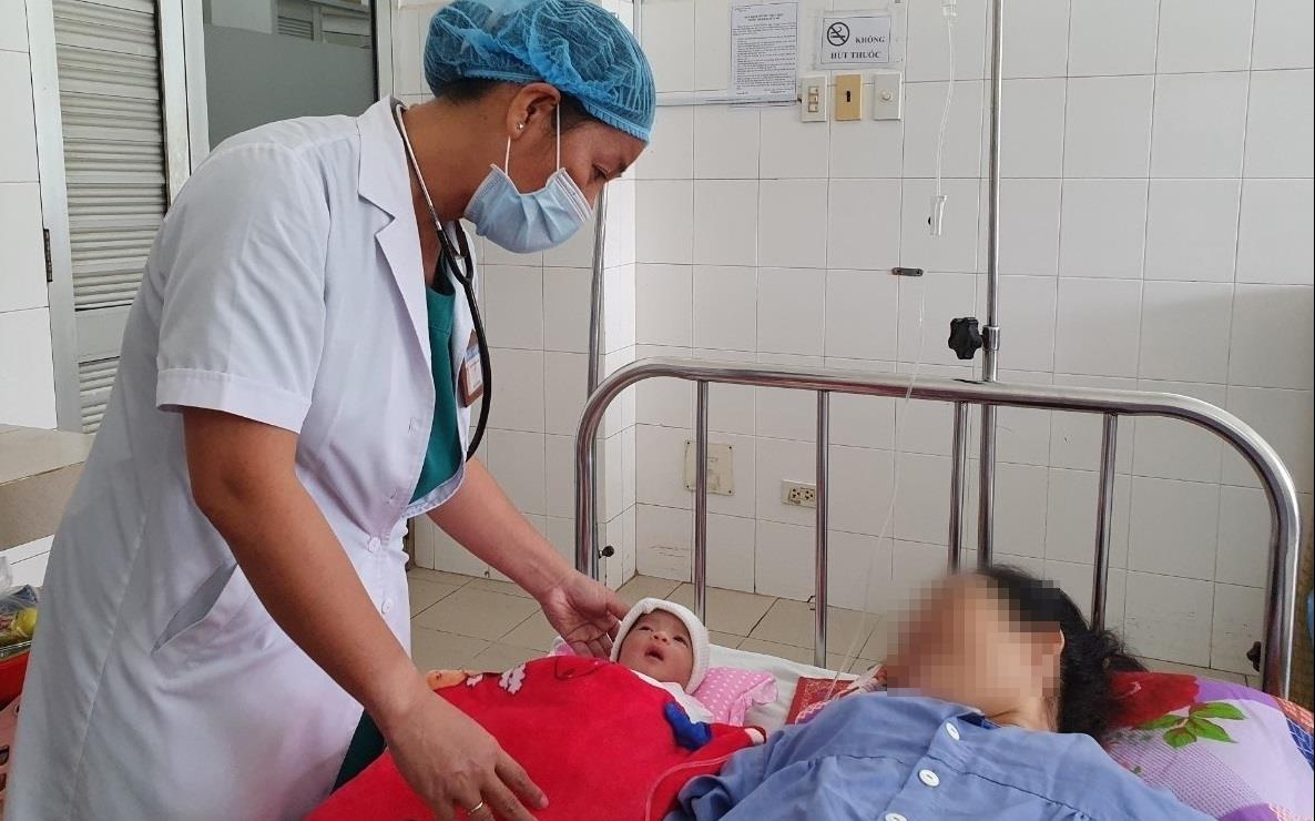 20 phut gay can cuu song me con san phu thoat khoi an tu hinh anh