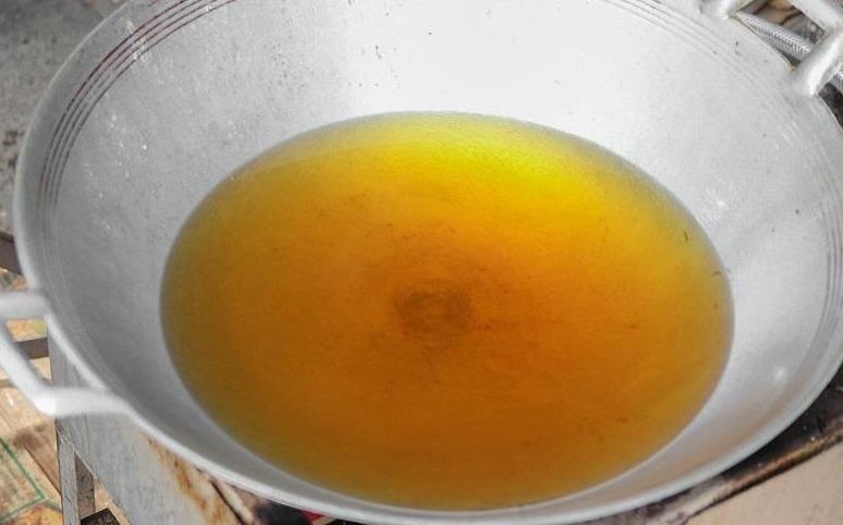 Be 2 tuoi nga vao chao dau, me thieu hieu biet lam con bi lot da hinh anh