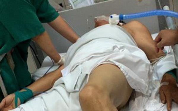 Tro ve tu vien nam nha cho chet, nguoi dan ong Hung Yen bong hoi sinh hinh anh