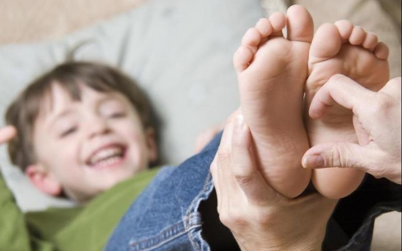 Tai sao ban tu cu lai khong thay buon cuoi? hinh anh