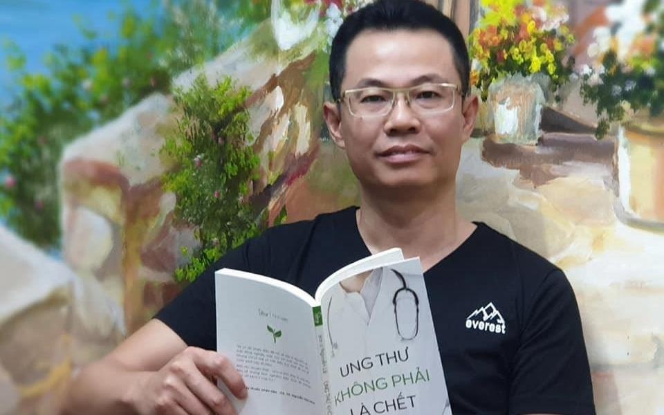 Sach 'Ung thu khong phai la chet' bi to dua thong tin phan khoa hoc hinh anh