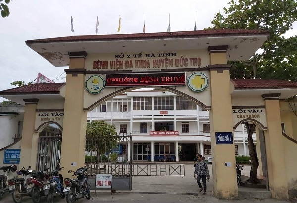 bác sĩ bị tố kéo đứt cổ trẻ ảnh 1 bac si bi to keo dut co tre anh 1