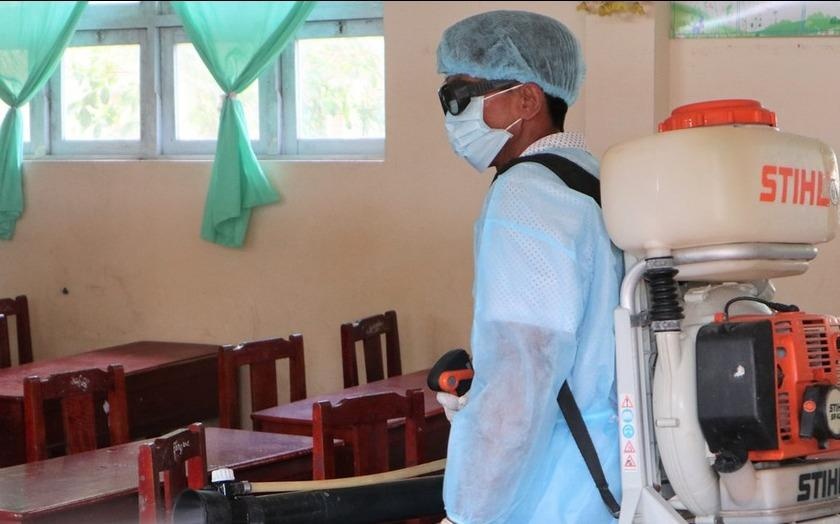 Hon 70 hoc sinh tieu hoc o Ca Mau nhap vien vi chong mat, sot hinh anh