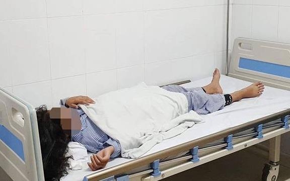 Kiem tra, xac minh co so lam dep khien be gai 13 tuoi bi mu mat hinh anh