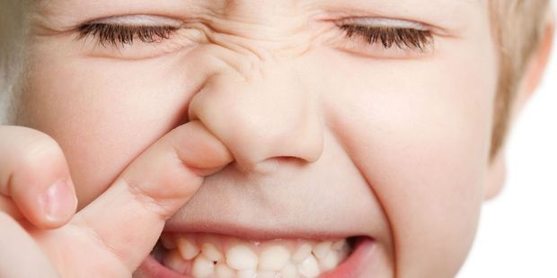 có nên nhỏ lông mũi ảnh 1 co nen nho long mui anh 1