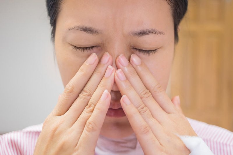 có nên nhỏ lông mũi ảnh 3 co nen nho long mui anh 3