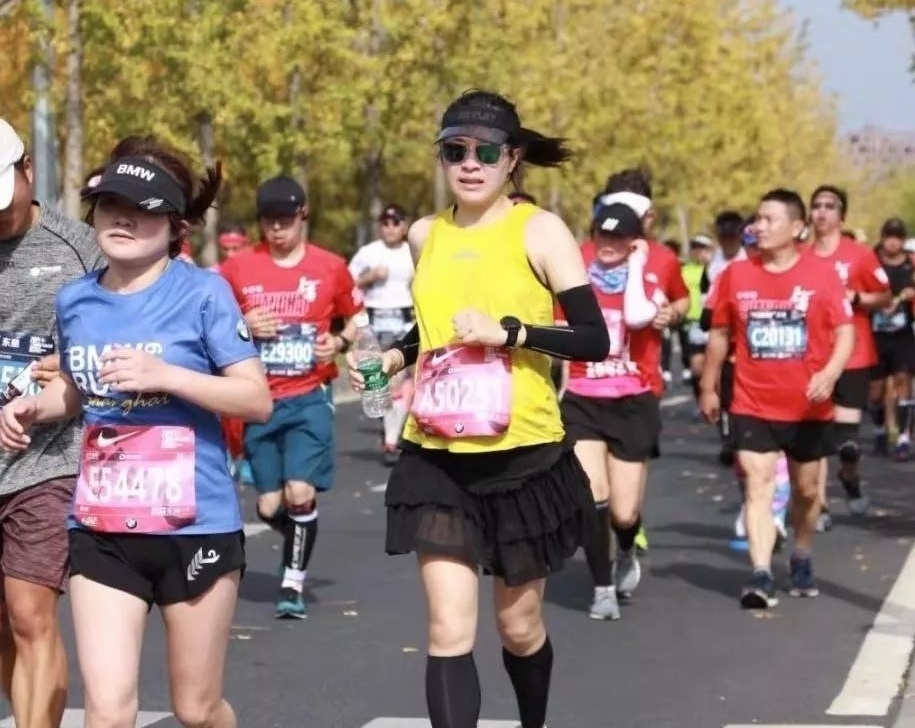 Mẹ bầu 8 tháng vẫn chạy marathon ảnh 1 Me bau 8 thang van chay marathon anh 1