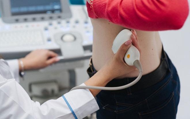 Nuoc tieu co mau canh bao benh ung thu nao? hinh anh