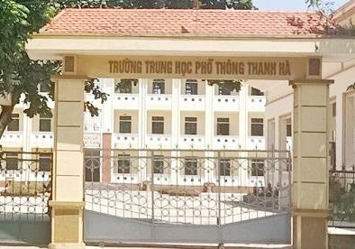 Khai tru Dang giao vien dua 300 trieu dong nho nang diem cho hoc sinh hinh anh