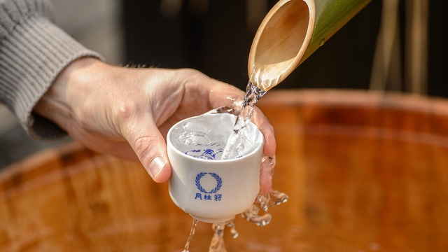 nước uống i-on kiềm ảnh 2 nuoc uong i-on kiem anh 2