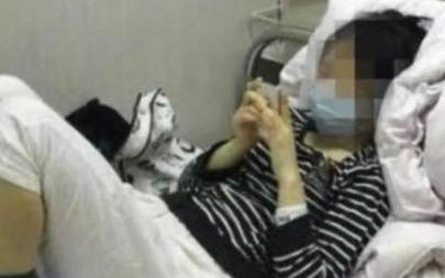 Bac si lay ly do bom duong khi de lua quan he tinh duc voi benh nhan hinh anh