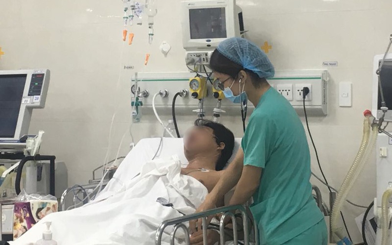 nhập viện nghi do khí trứng thối ảnh 1 nhap vien nghi do khi trung thoi anh 1