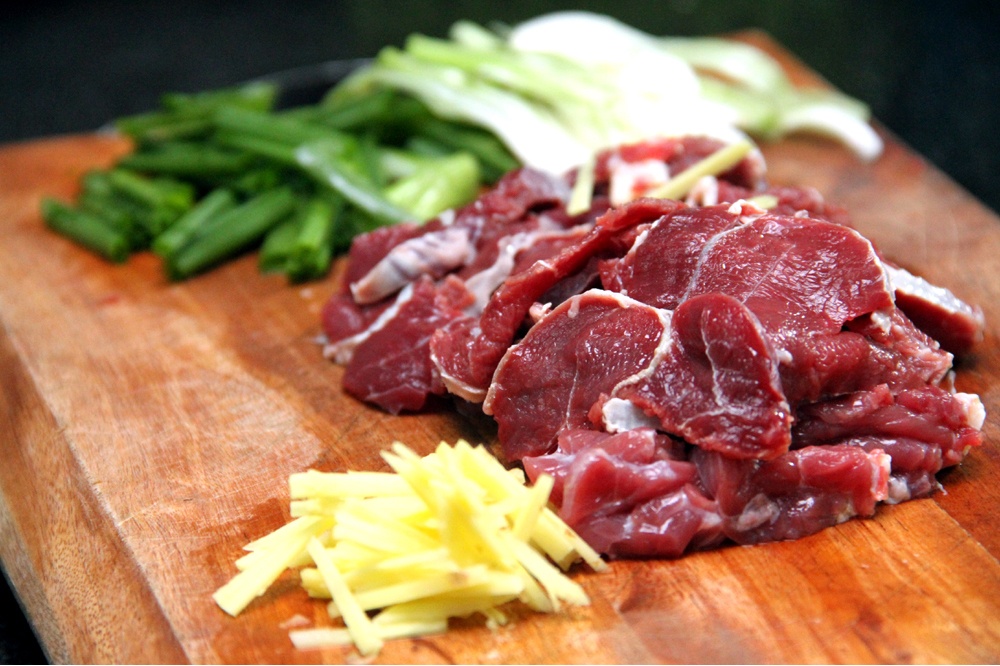 Cam ky khi an thit bo anh 2