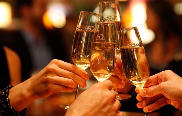 tư thế ngủ khi say rượu nguy hiểm ảnh 7 tu the ngu khi say ruou nguy hiem anh 7