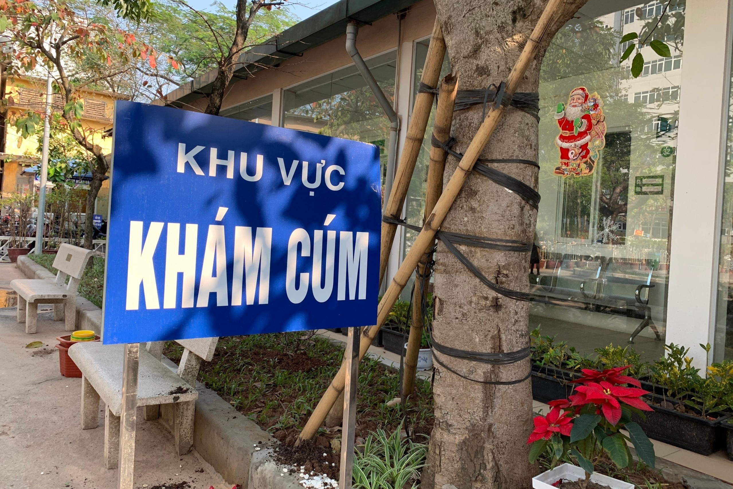 Benh vien Thanh Nhan chuan bi khu cach ly, san sang chong dich corona hinh anh