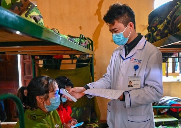 Theo doi 31 truong hop nghi nhiem virus corona hinh anh