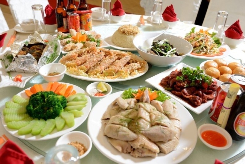 10 nguoi nhap vien sau khi an tiec cuoi hinh anh