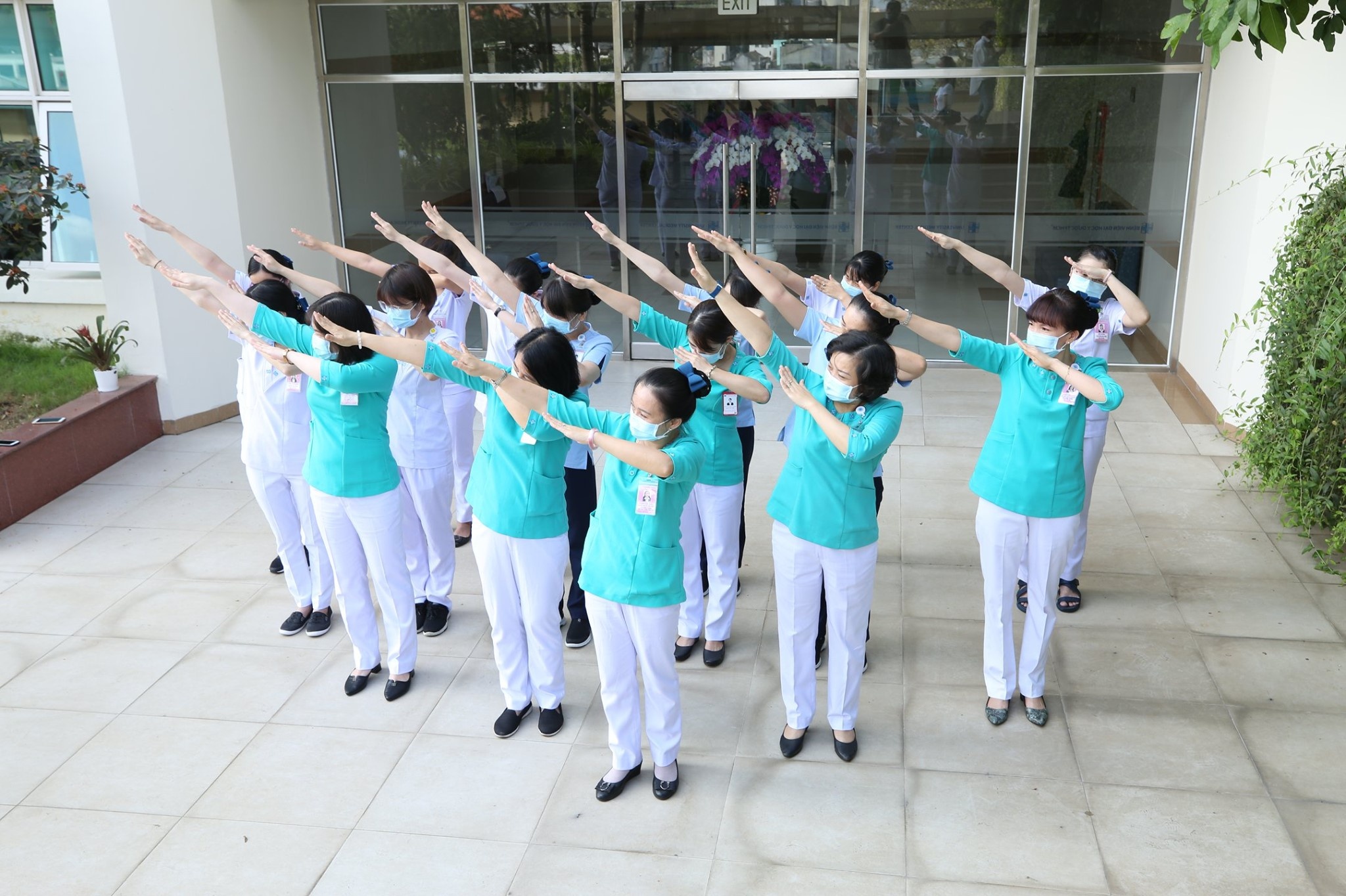 Chung tay,  đoàn kết đẩy lùi dịch Covid-19 ảnh 1 Chung tay,  doan ket day lui dich Covid-19 anh 1