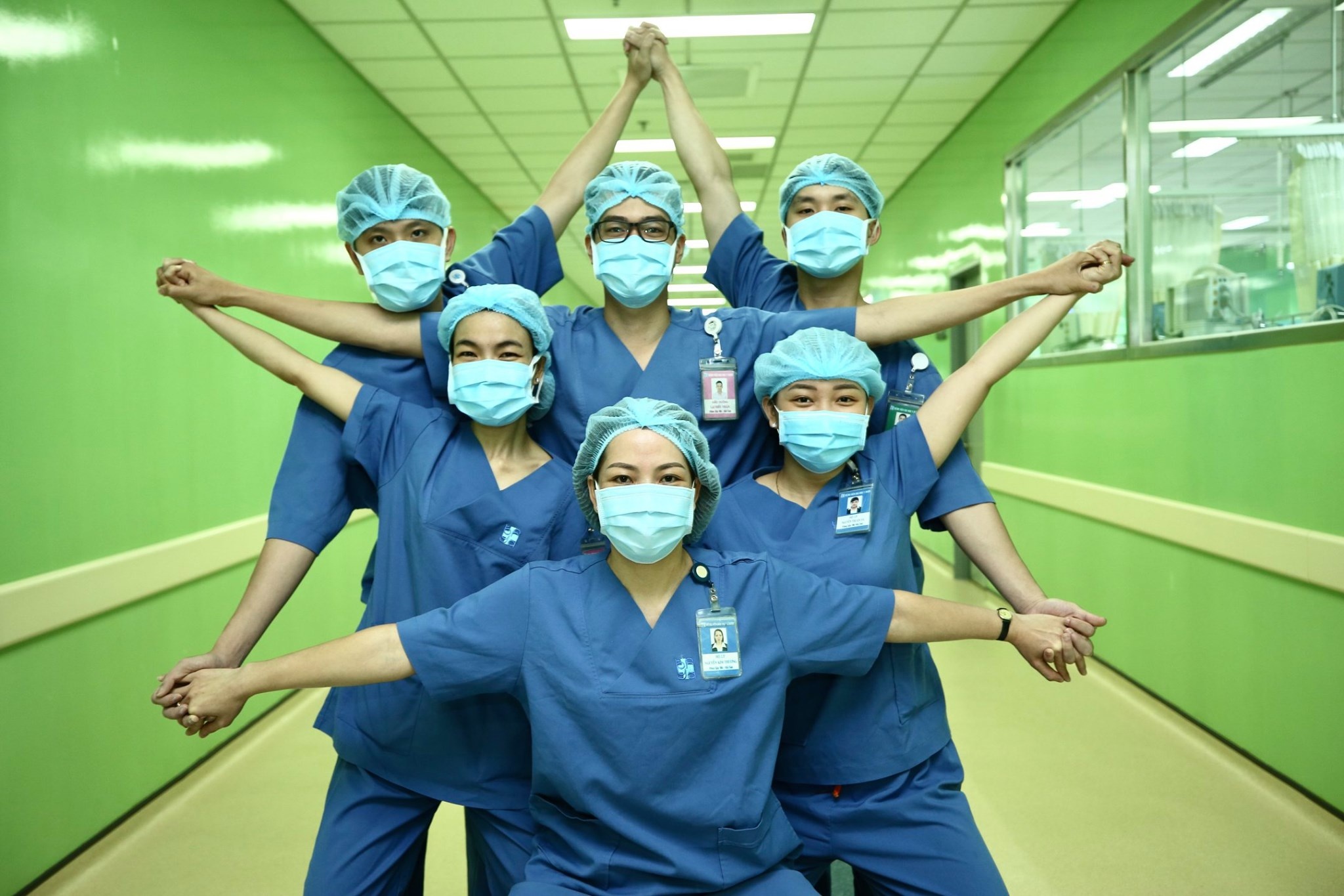 Chung tay,  đoàn kết đẩy lùi dịch Covid-19 ảnh 3 Chung tay,  doan ket day lui dich Covid-19 anh 3