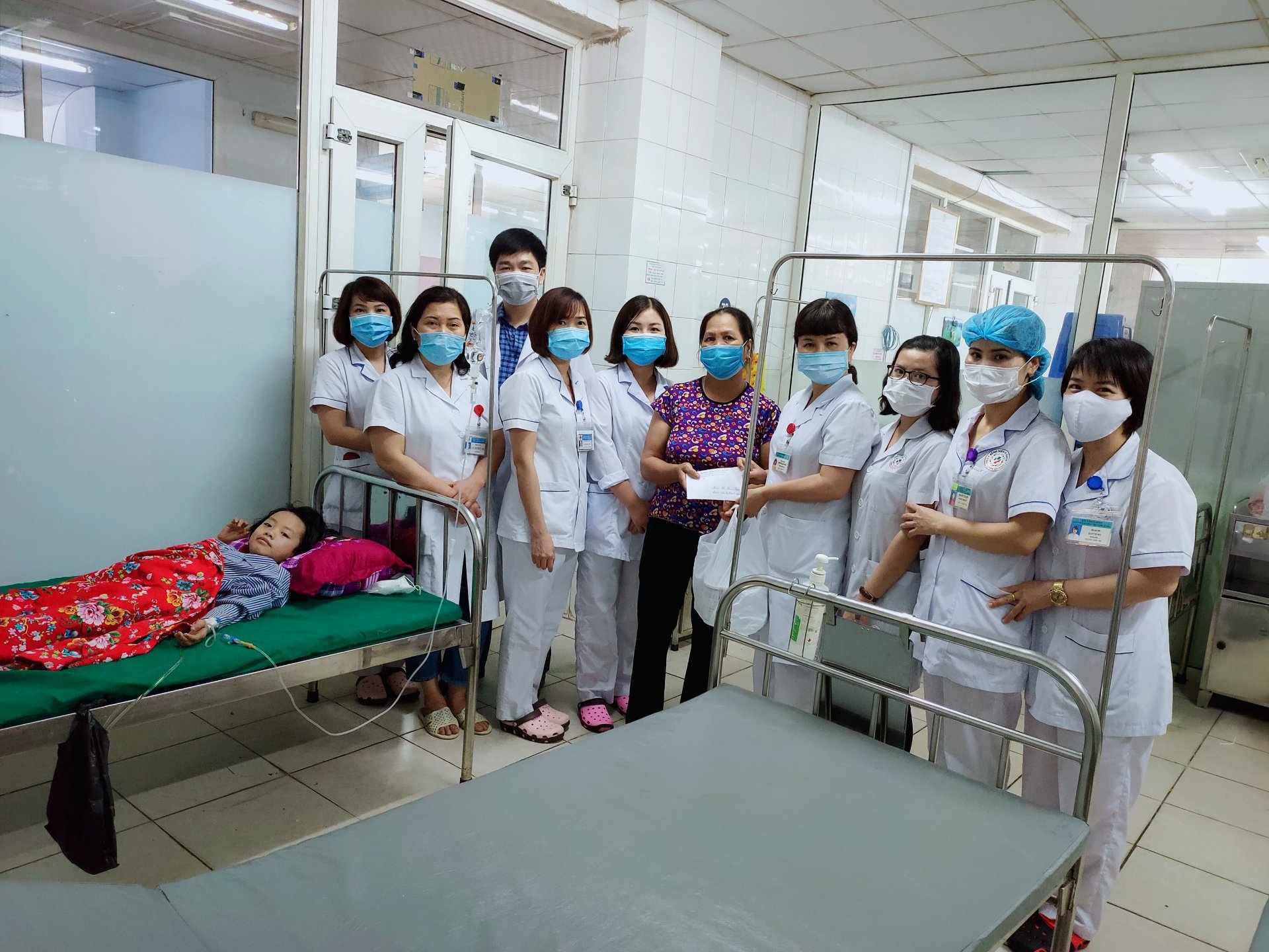 Ngã rách tầng sinh môn ảnh 1 Nga rach tang sinh mon anh 1