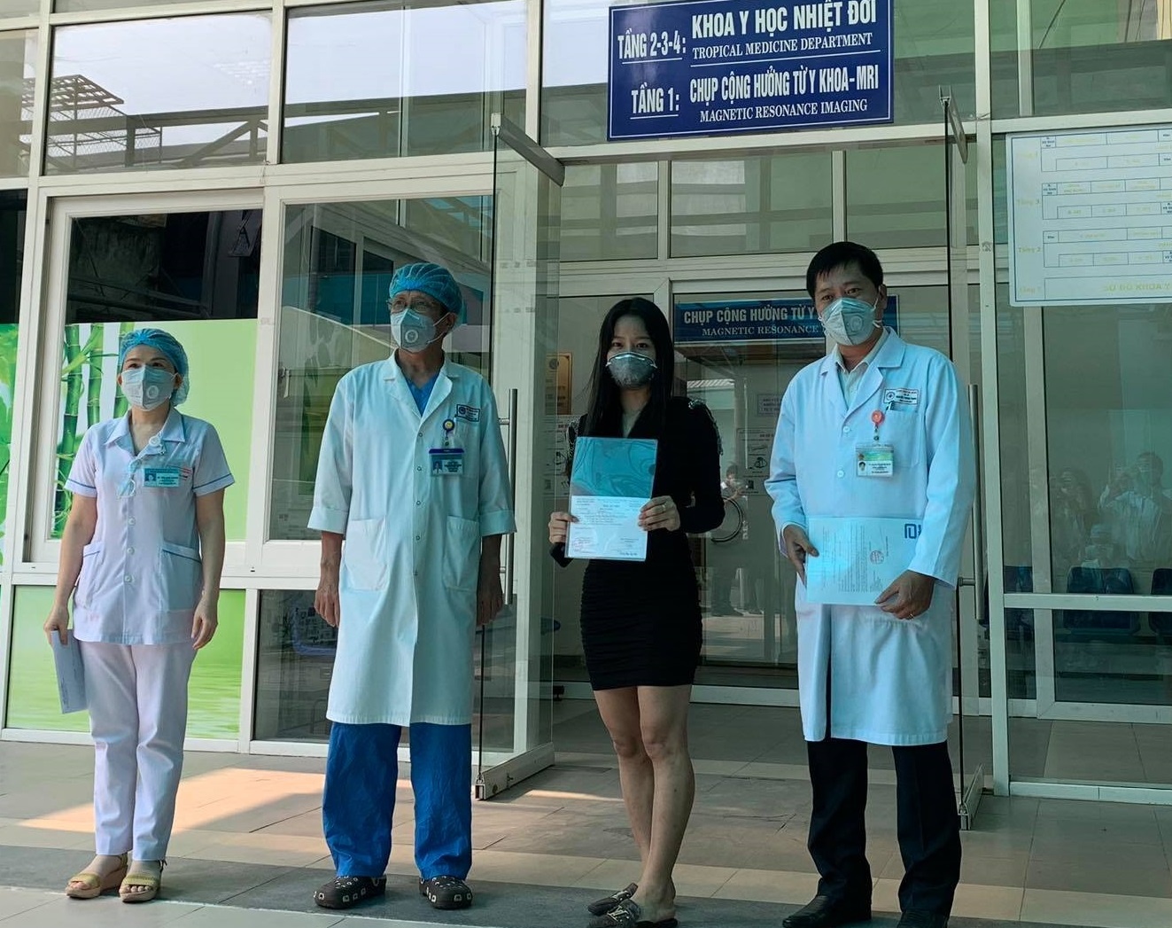 bệnh nhân mắc Covid-19 khỏi bệnh ảnh 1 benh nhan mac Covid-19 khoi benh anh 1