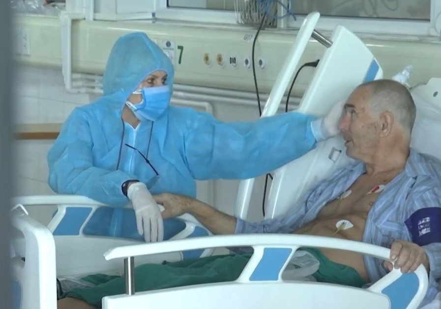 Tinh yeu hoi sinh o Benh vien Benh Nhiet doi Trung uong hinh anh