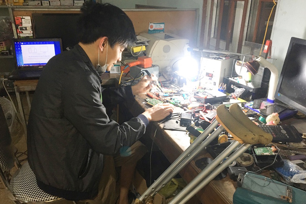 Chang trai mac benh hemophilia anh 2