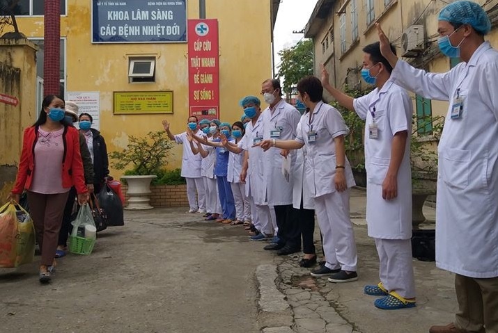 Người mắc Covid-19 khỏi bệnh ảnh 1 Nguoi mac Covid-19 khoi benh anh 1
