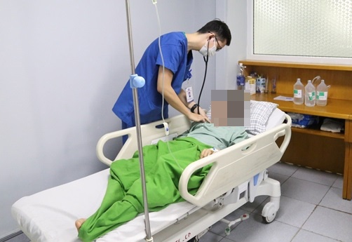 bị điện giật ảnh 1 bi dien giat anh 1