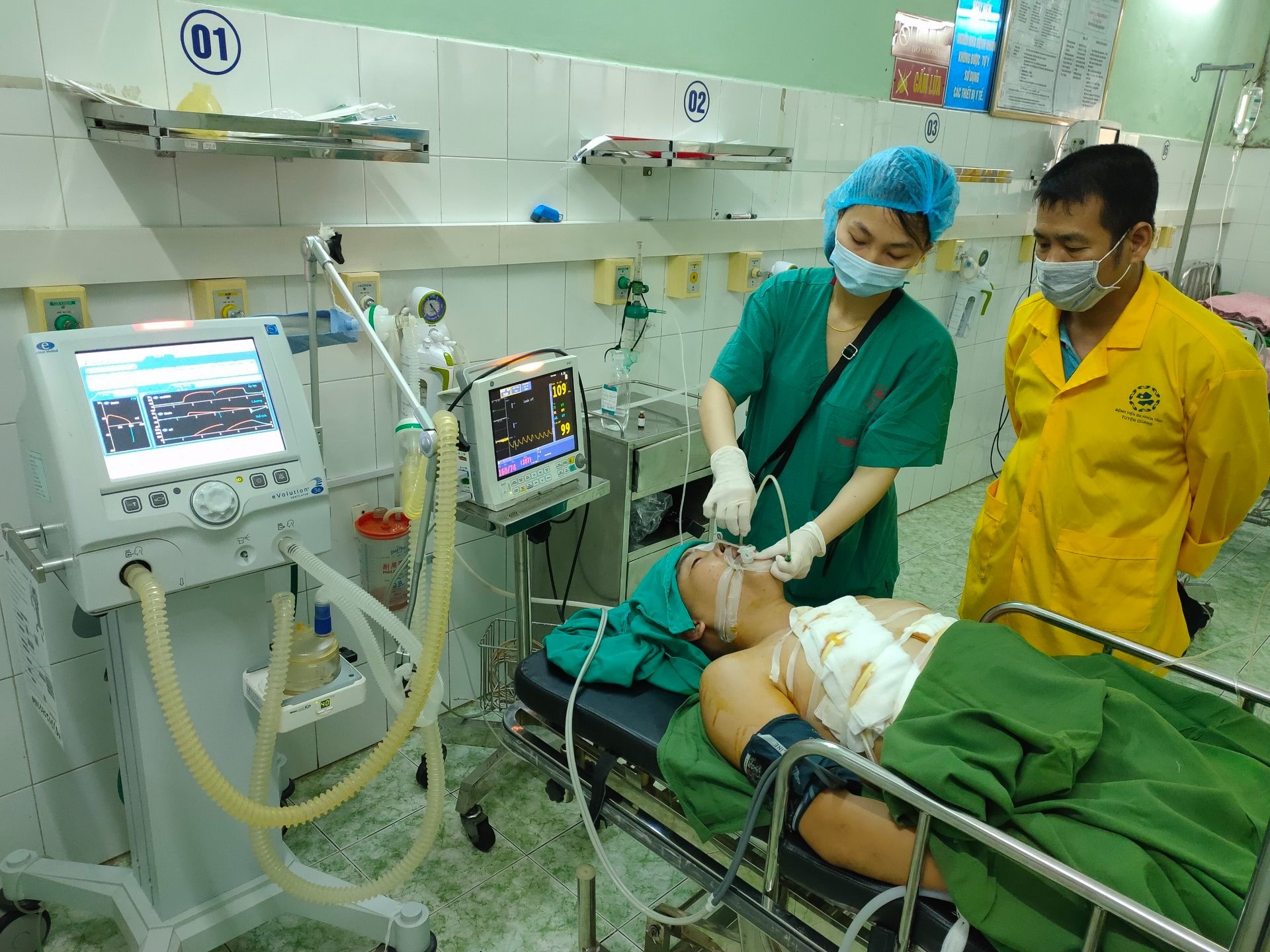 dao chém thấu ngực ảnh 1 dao chem thau nguc anh 1