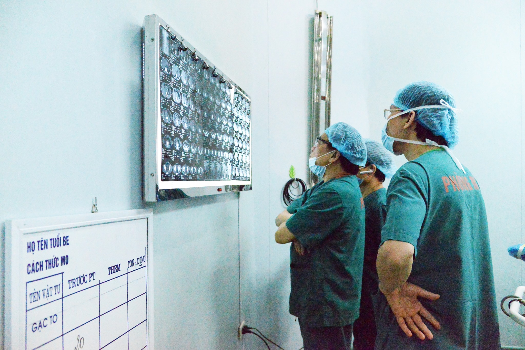 u tuy thuong than anh 1