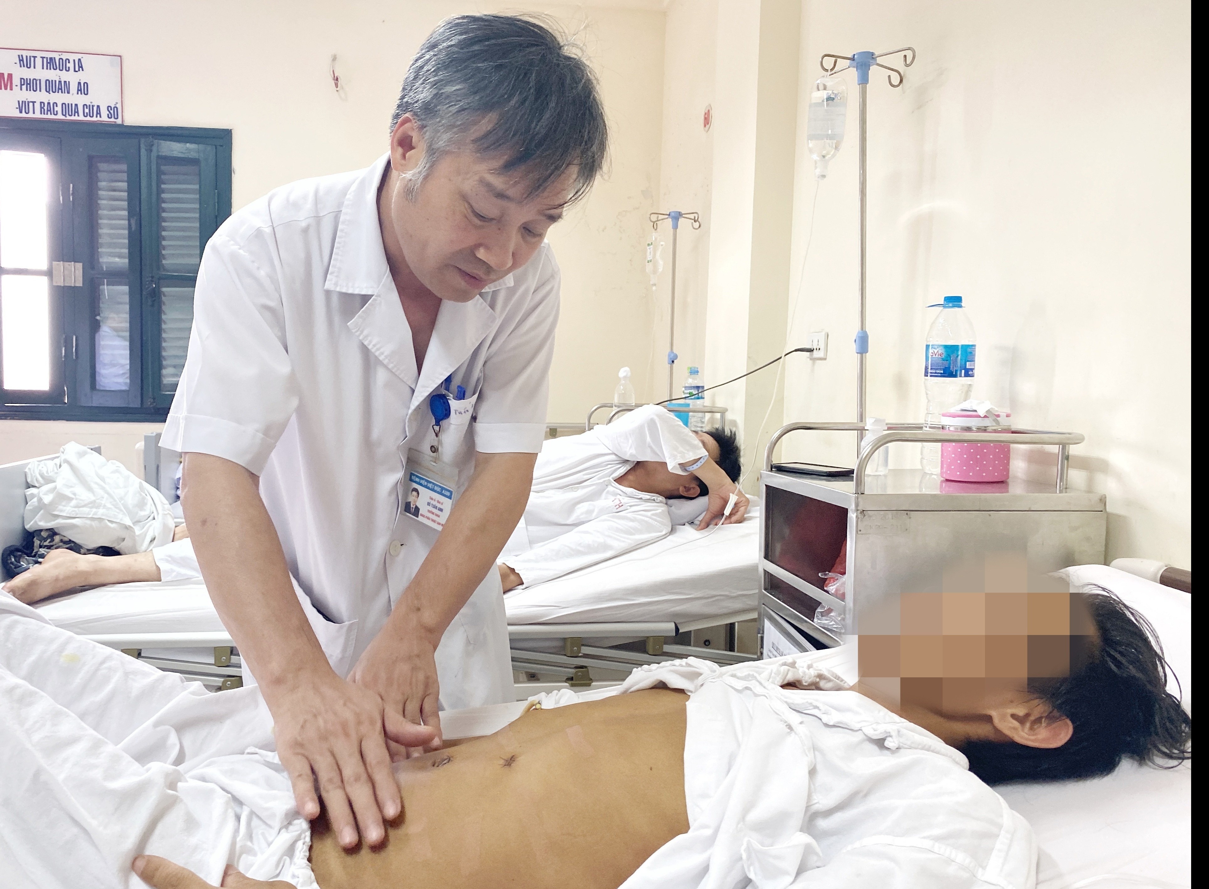 Thu pham khien nguoi dan ong dau ha suon phai, sot cao hinh anh