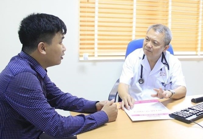 Benh di ung - mien dich tang bao dong hinh anh