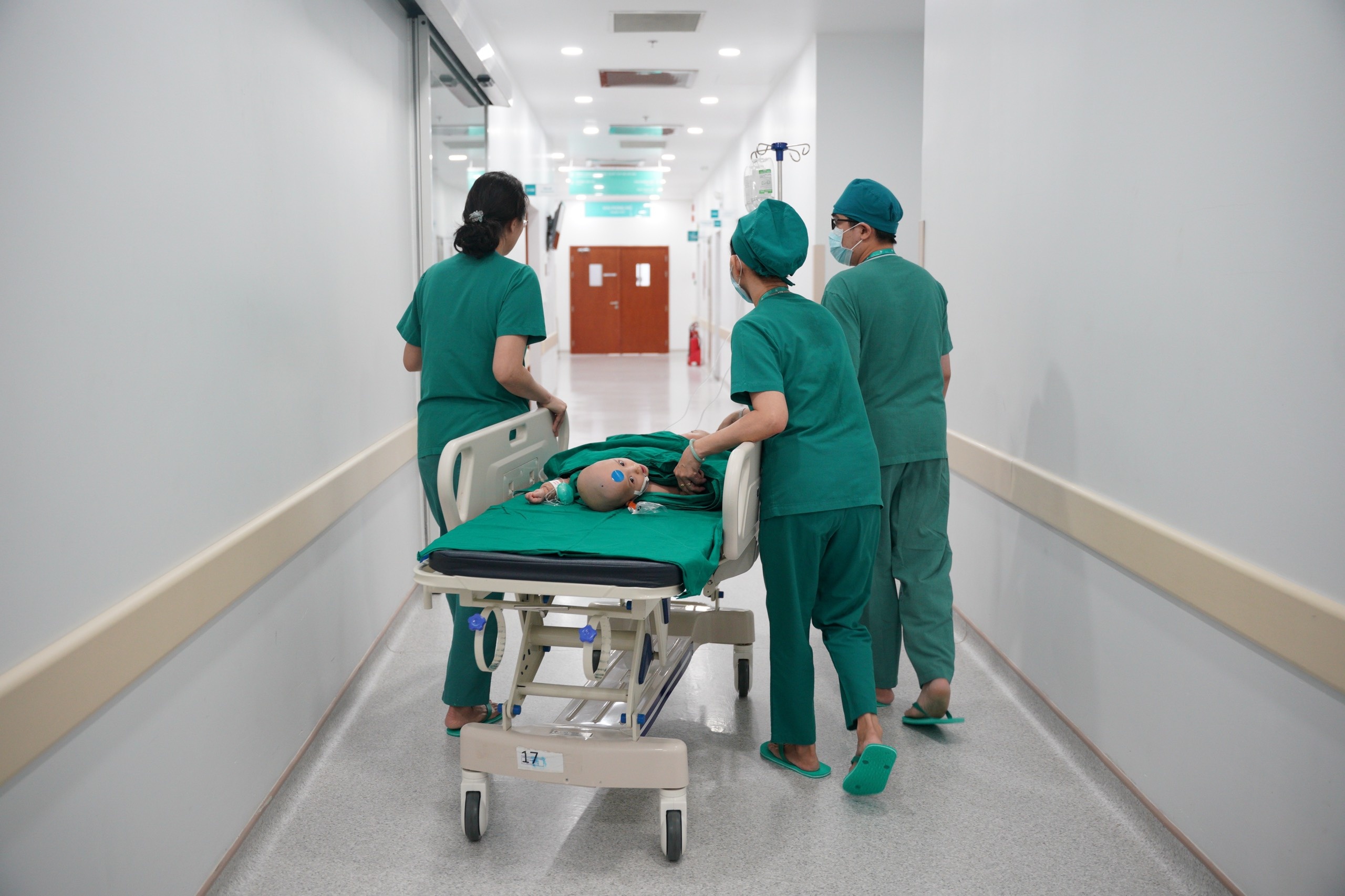 Tach cap song sinh dinh lien anh 3