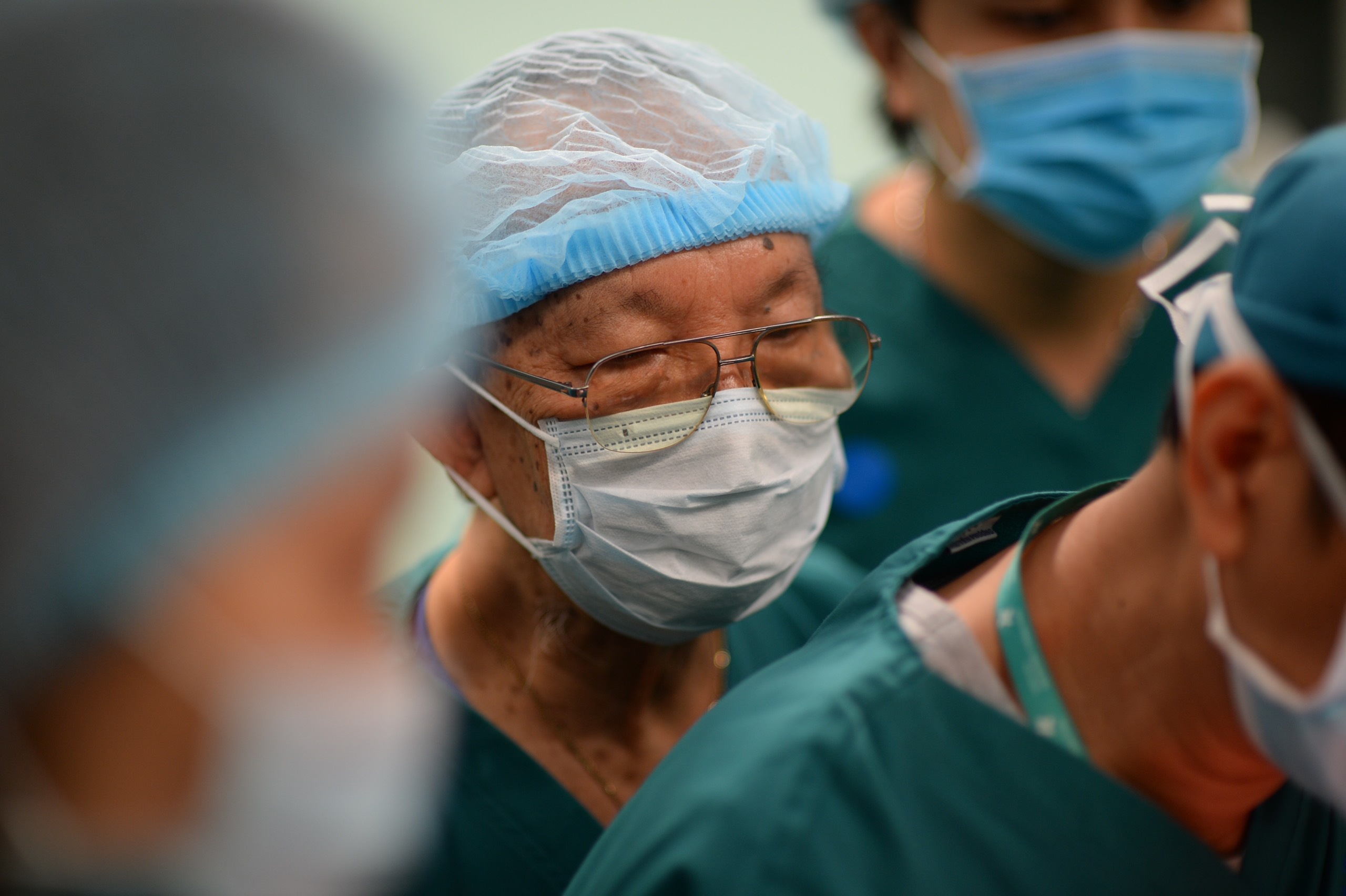 Tach cap song sinh dinh lien anh 10