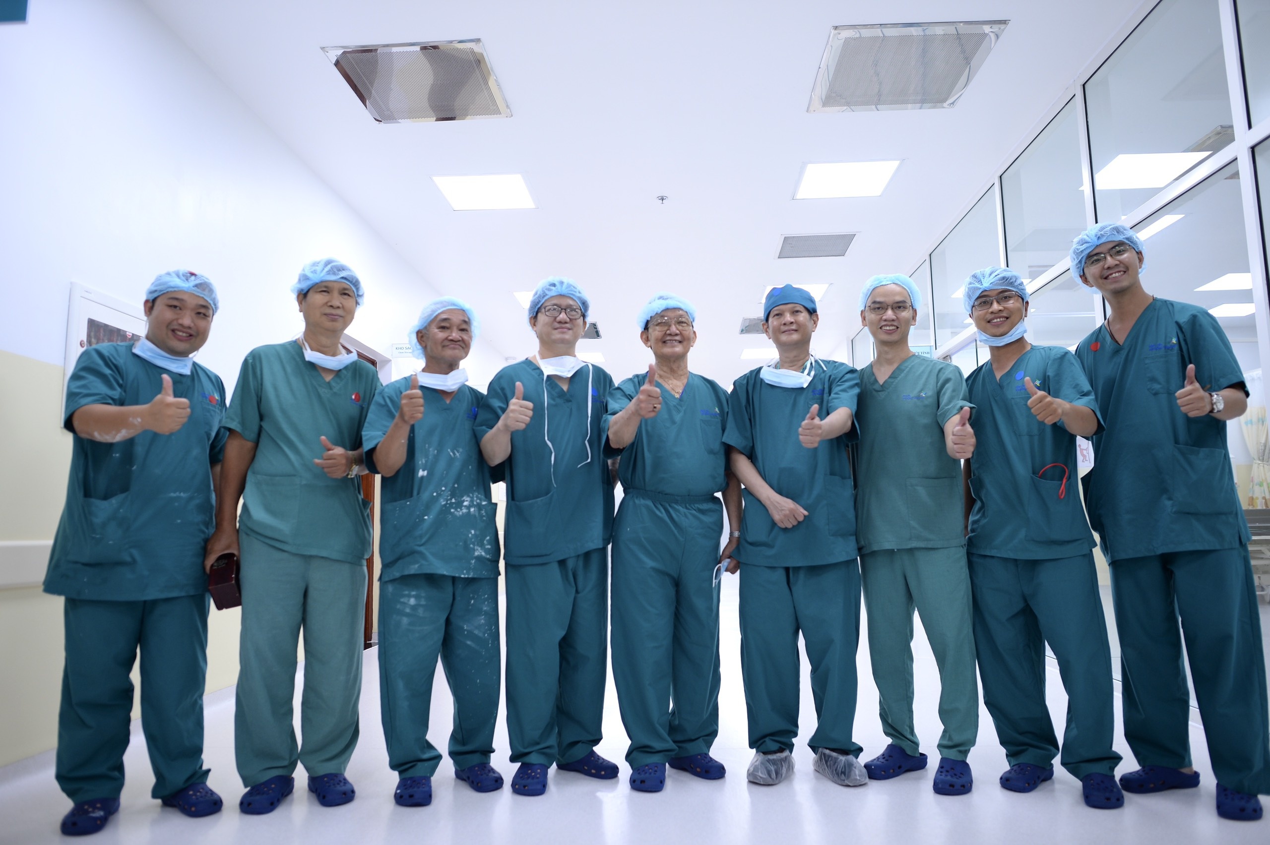 Tach cap song sinh dinh lien anh 10