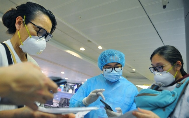 Viet Nam ghi nhan 19 ca mac Covid-19 nhap canh trong 5 ngay hinh anh