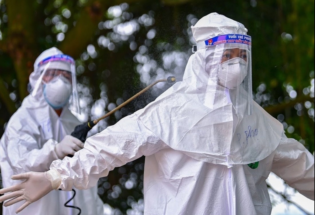 7 chuyen gia dau khi nguoi Nga nhiem SARS-CoV-2 hinh anh