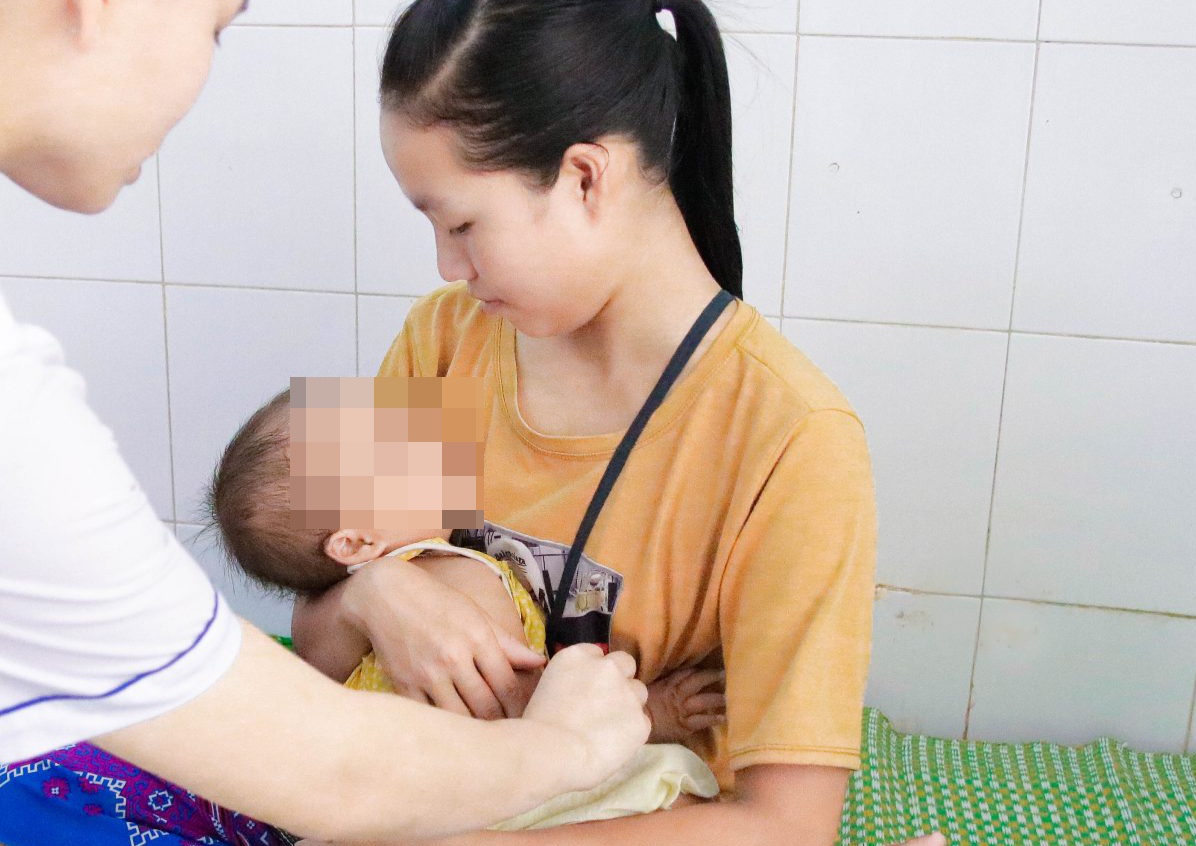ngã vào bát sứ ảnh 1 nga vao bat su anh 1