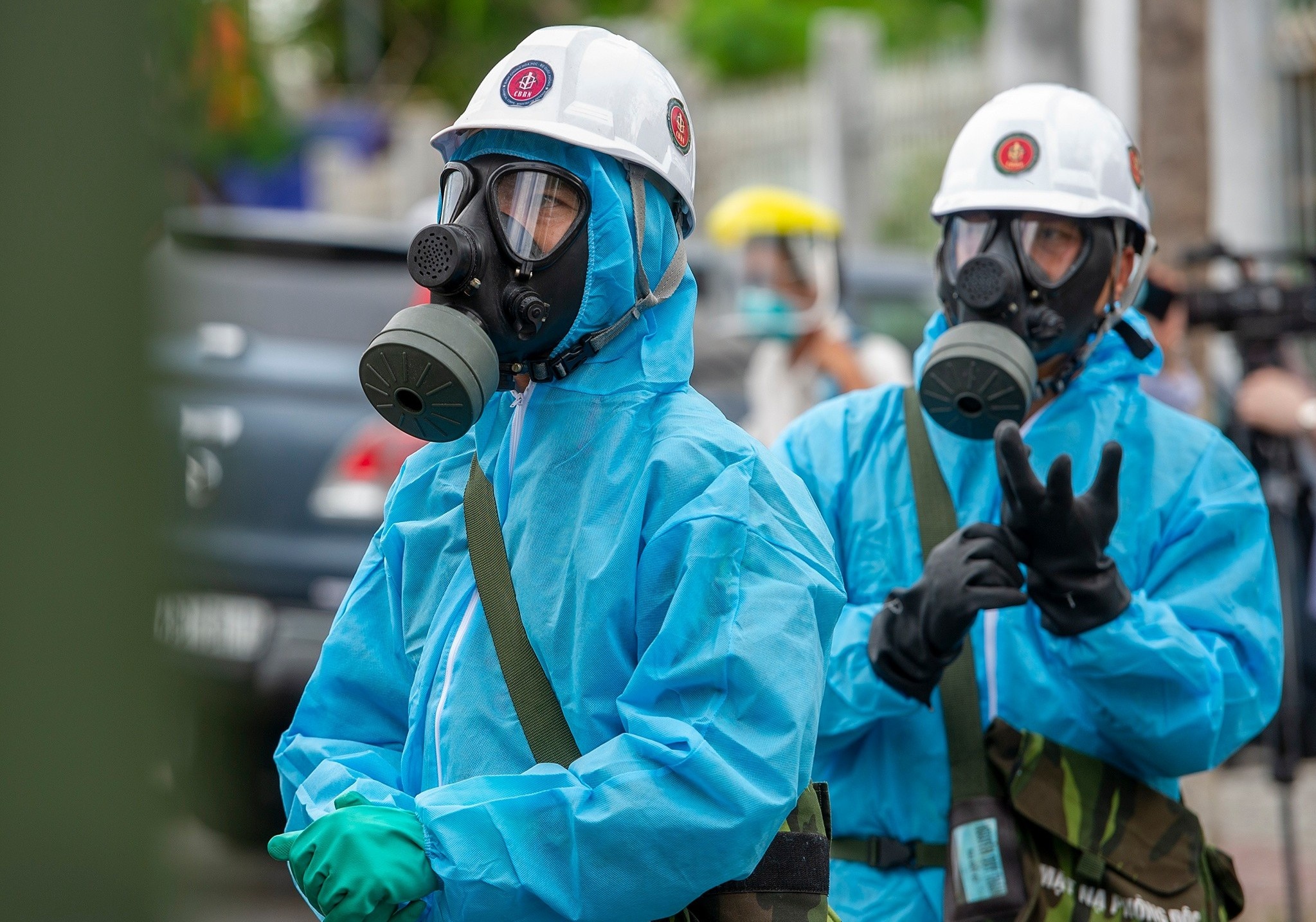 Quyen Bo truong Y te: 'Dung de co mot ca benh ma phong toa ca vien' hinh anh