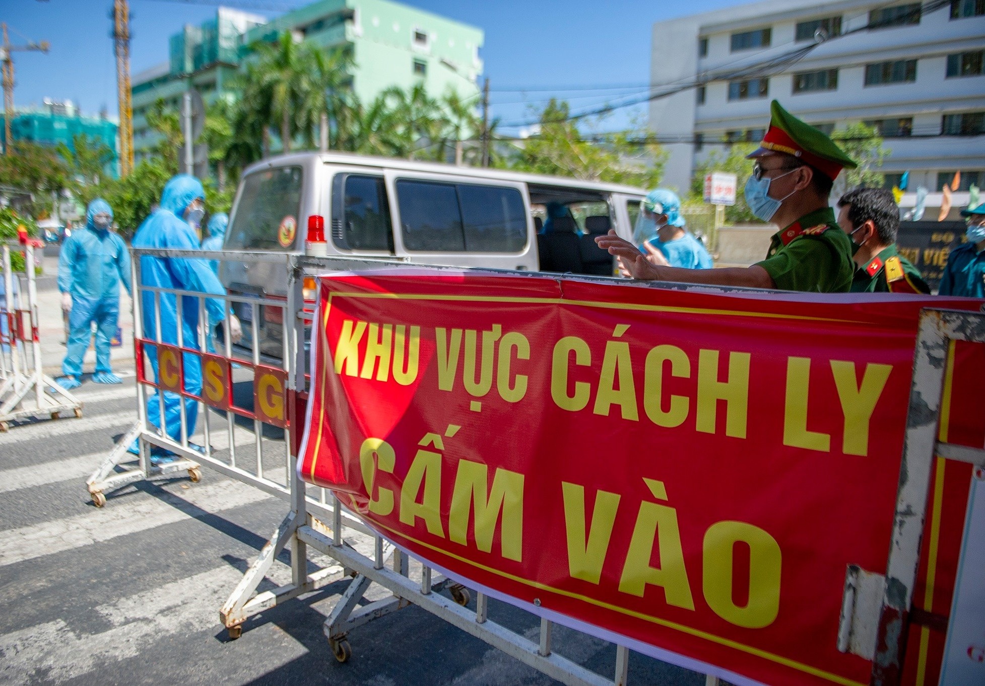 Benh vien Da Nang duoc giam tai con 300 benh nhan hinh anh