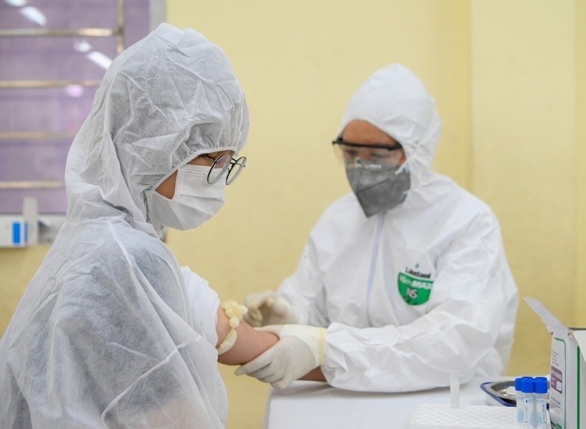 Benh vien E dung kham benh sau ca nghi mac Covid-19 hinh anh