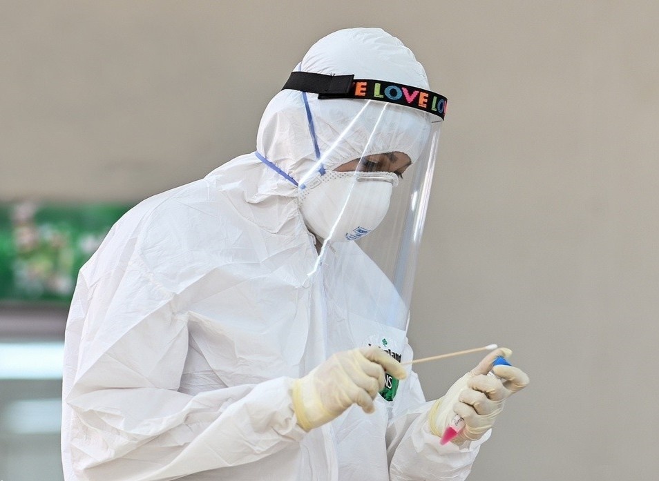 Ha Noi yeu cau benh vien xet nghiem nCoV voi nguoi ho, sot hinh anh