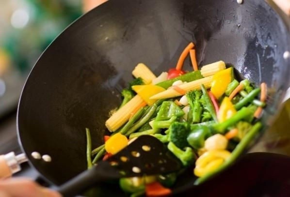 Sai lam khi nau an khien ban tang can hinh anh