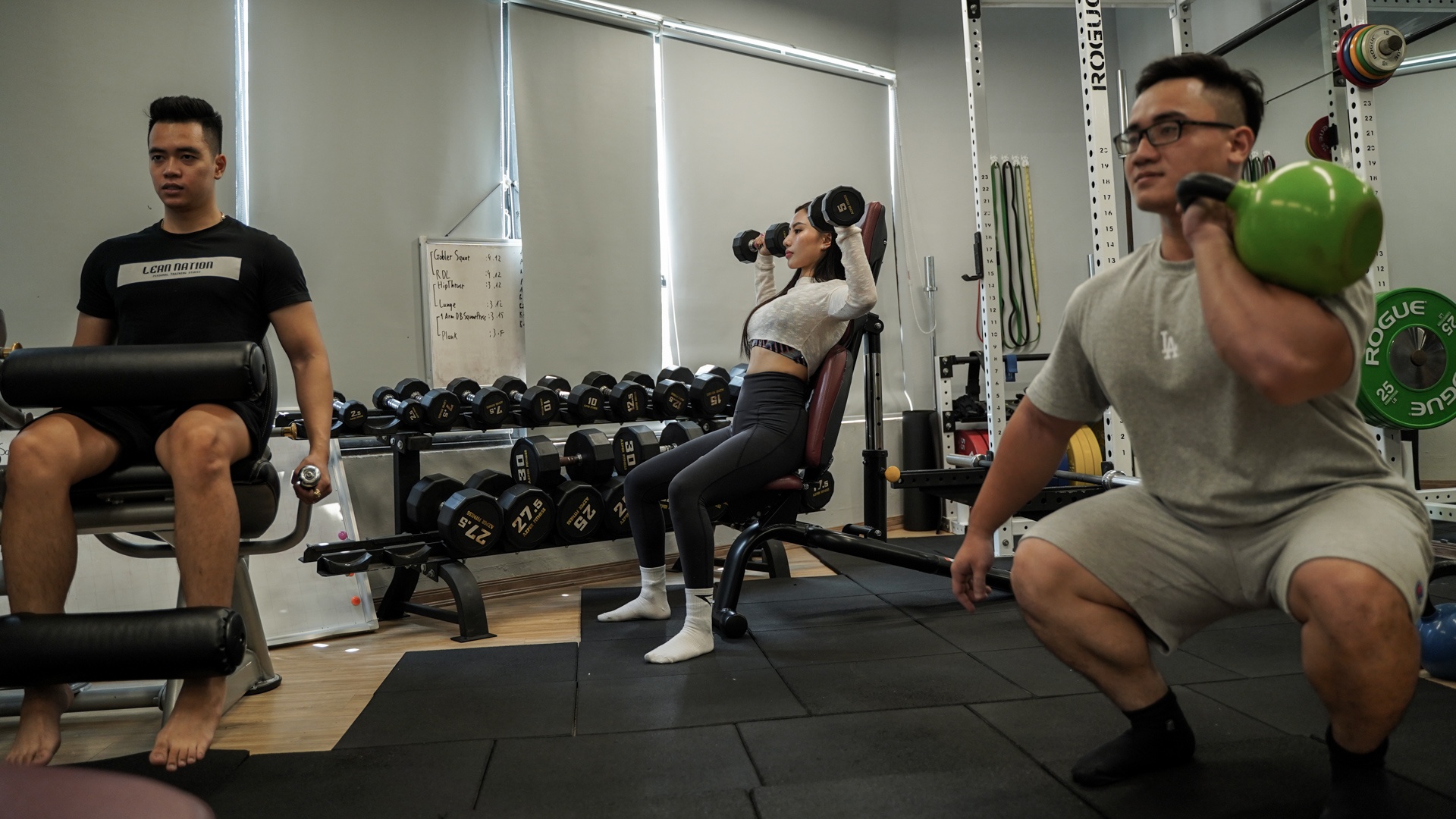 Mot ngay cua nu HLV noi tieng anh 12