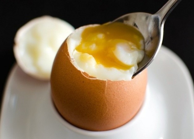 Cach an trung sai lam hinh anh