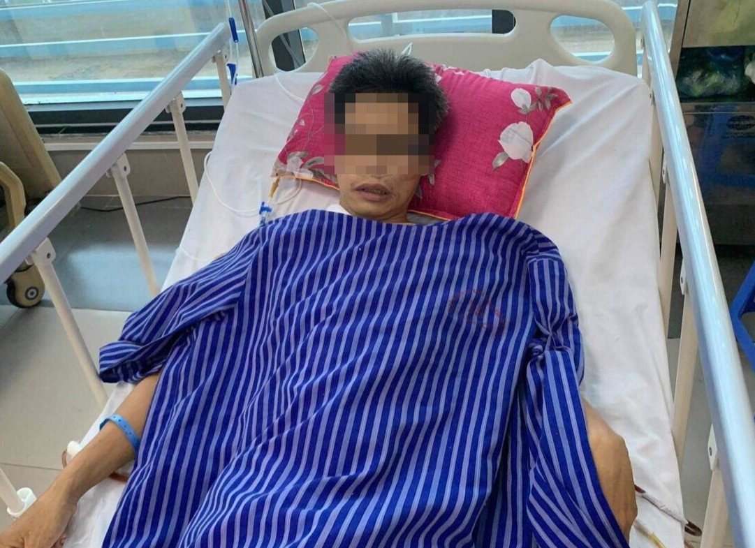 Nguoi dan ong bi nga tu cay cao 10 m hinh anh